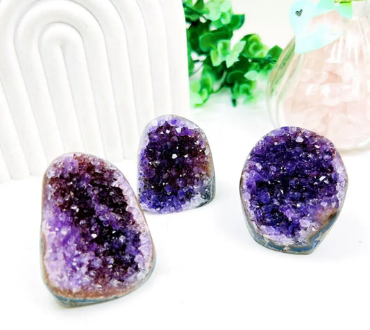 Amethyst geodes Natural Crystal (Medium)(1pc)