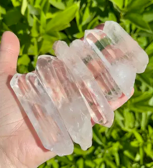 Brazilian Clear Quartz Natural crystal (larger)(1pc)