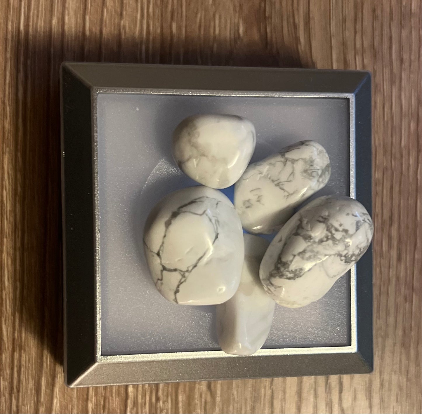 Howlite Natural Crystal (5pc)